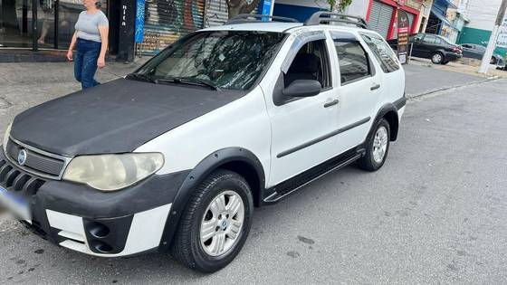 FIAT PALIO 1.8 MPI ADVENTURE WEEKEND 8V FLEX 4P MANUAL